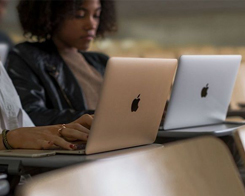 Apple’s Devices Lose Luster in American Classrooms
