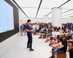 Apple's First Taiwan Retail Store Opening Draws Overnight Crowds