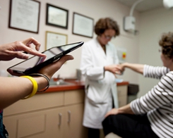 Apple Aims to Get an iPad in the Hands of Every Hospital Patient