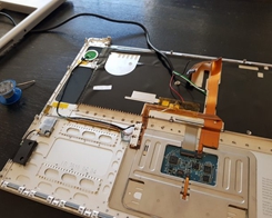 A Modder Turned a MacBook Pro into a Samsung DeX Laptop