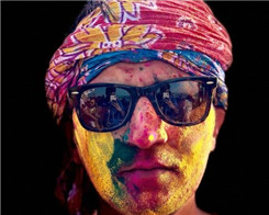 Apple's Cook Uses Photos From India's Holi Festival to Promote iPhone X