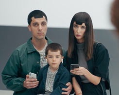 Latest Samsung Ads Mock the iPhone X Notch, Lack of Split-screen Multitasking & SD Card