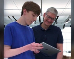 Tim Cook Starts his Morning Reading Comments from Apple Customers