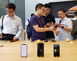 Companies in China Boycotting Apple, Reportedly Threatening to Fire iPhone Users