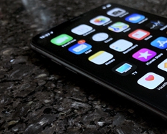 iOS 13: dark mode, detachable panels, Safari and Mail upgrades, undo gesture, volume HUD, more