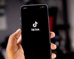 Apple Enlists Influencers to Promote iPhone 12 Mini on TikTok