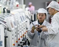 Foxconn Abruptly Halts Hiring at iPhone Factory Amid New Lockdown and iPhone 14 Delay Concerns