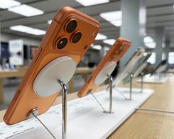Apple Modifies In-Store MagSafe Stands to Prevent iPhone 17 Marks