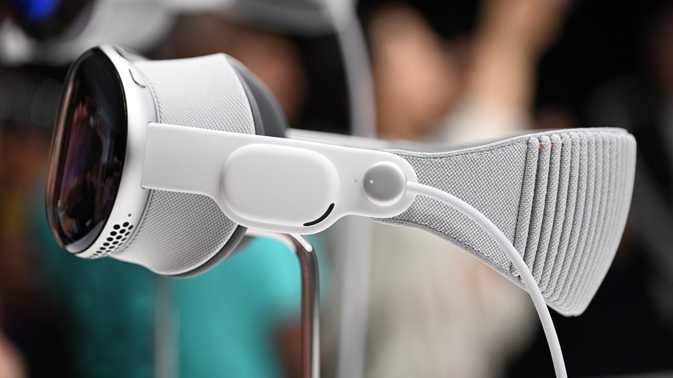 Apple Doles Out Fourth VisionOS Beta to Developers