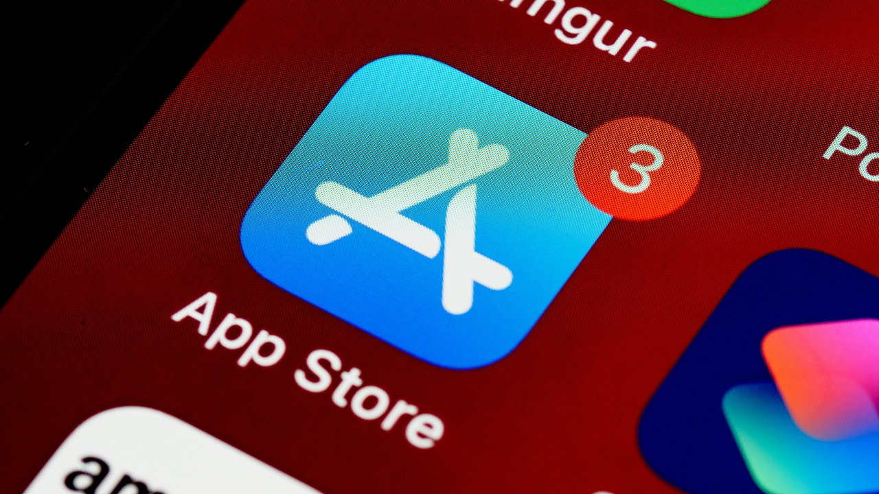 Apple Removes Independent Media App from Russian App Store