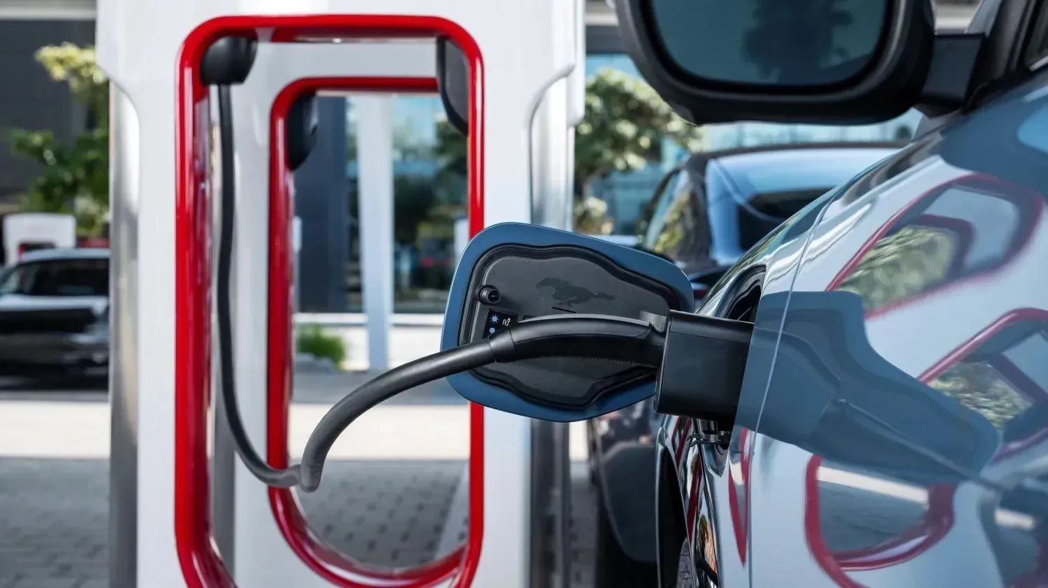 iOS 18.4 Will Address A Frustrating CarPlay Limitation for EVs