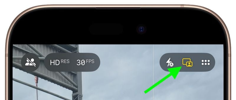  iPhone 17: Using the New Dual Capture Video Feature
