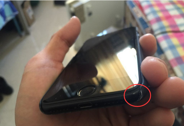 How to Deal With Jet Black iPhone7's Scratch-off Paint?