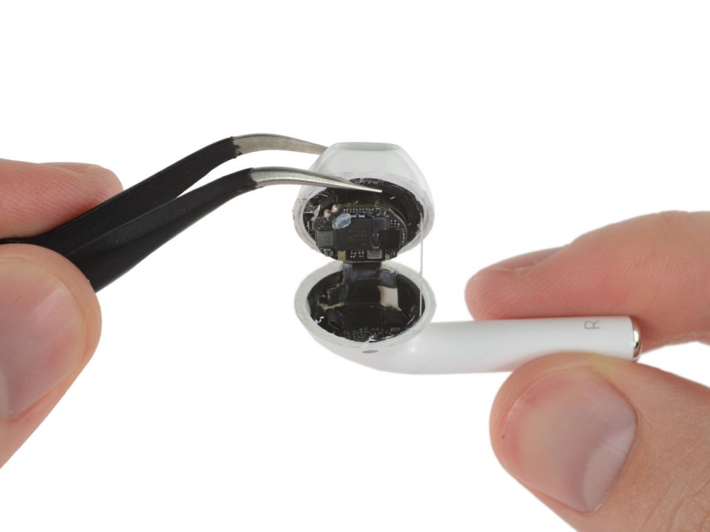 Amazing ! Can You Believe If Someone Disassembled Airpods?