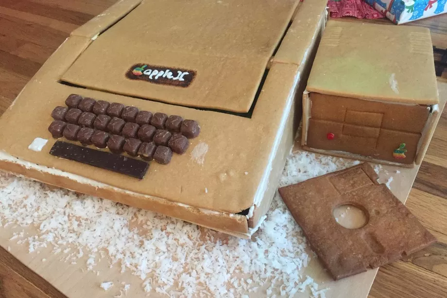 This Father Built His Son An Apple II Out of Gingerbread