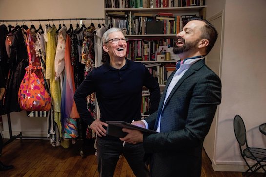 Tim Cook Meets Fashion Designer and VizEat Co-Founders on France Tour This Week