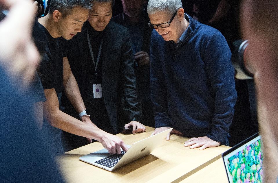 Apple Leaks A Surprise About 2017's New MacBook Pro