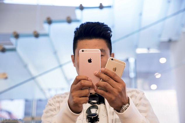 Apple Could be Banned from Importing iPhones into the US in Royalty Battle with Qualcomm