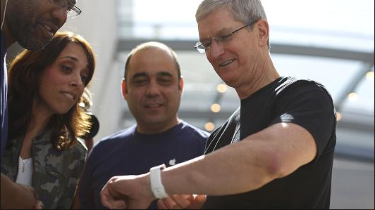 Tim Cook Spotted Testing Apple Watch-Connected Glucose Monitor