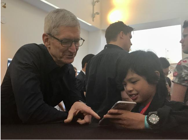 Yuma Soerianto Impresses Apple CEO Tim Cook With His Apps