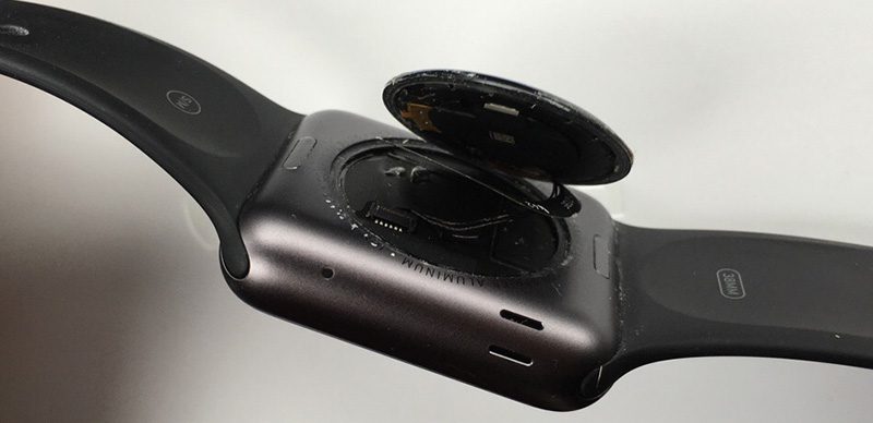 Apple Extends Free Repairs for First-gen Apple Watch Back Covers to 3 Years