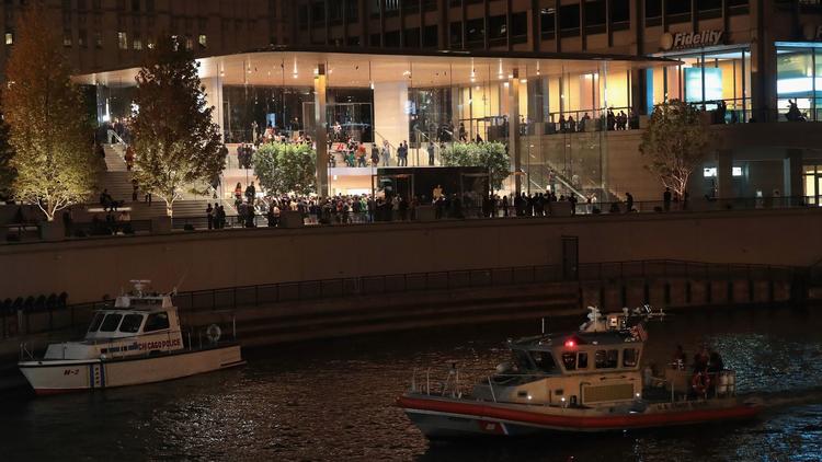 New Apple store to Dim Lights At Night After Group Says Birds Are Flying Into Its Glass
