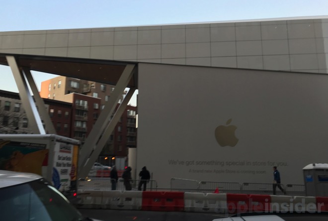 Apple has Posted Obvious Logos in Apple Store of Brookyln