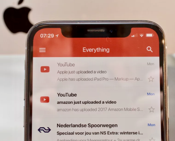 Gmail Now Works Properly on iPhone X And Supports Third-party Accounts
