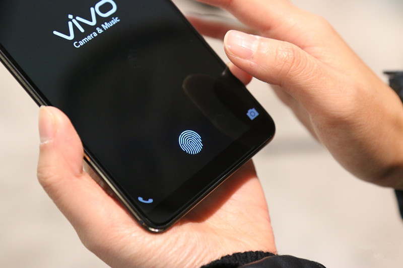 This is How the First Phone With a Fingerprint Sensor Under the Display Works