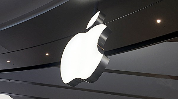 Chinese Counterfeiter Pleads Guilty to Selling $1.1M Worth of Fake Apple Products in U.S