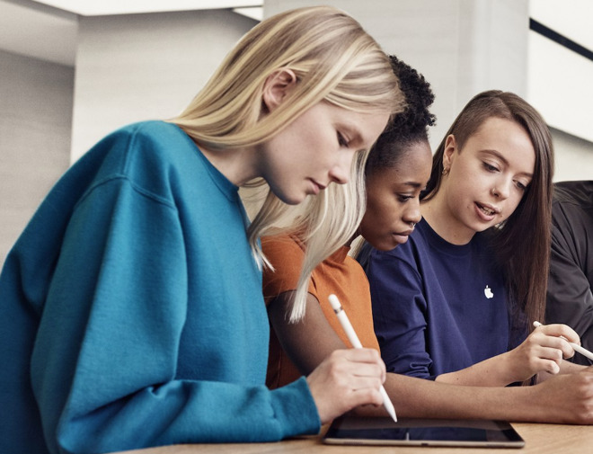 Apple Holds Recruitment Event in Paris Store to Mark International Women's Day