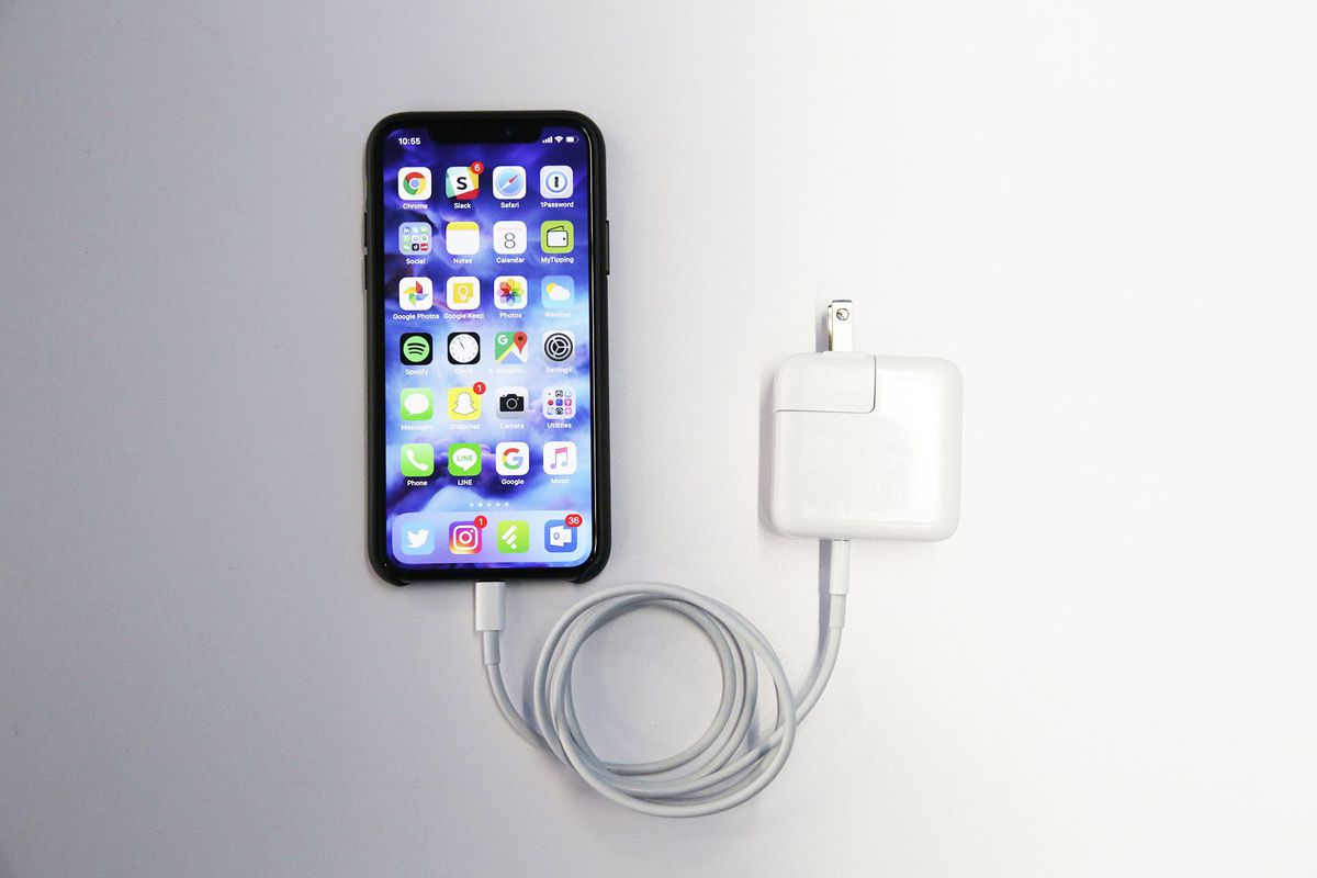 How to Fast Charge Your iPhone X and iPhone 8?