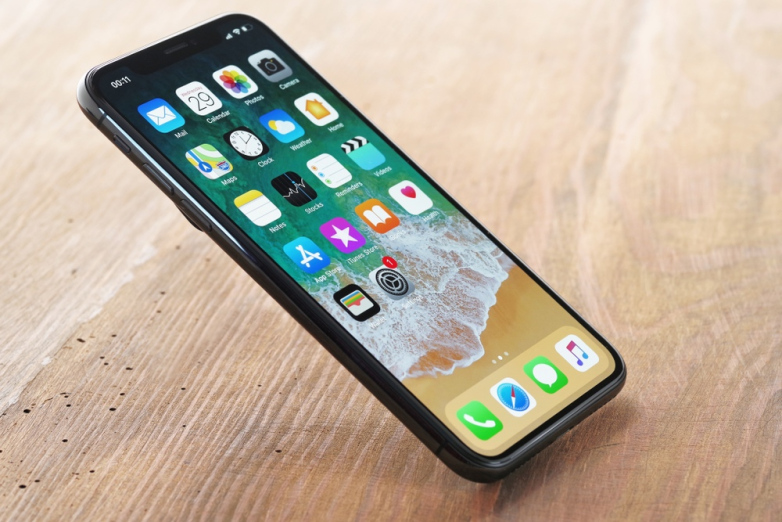 Apple is Hinting That The Notch is the Future of All iPhones
