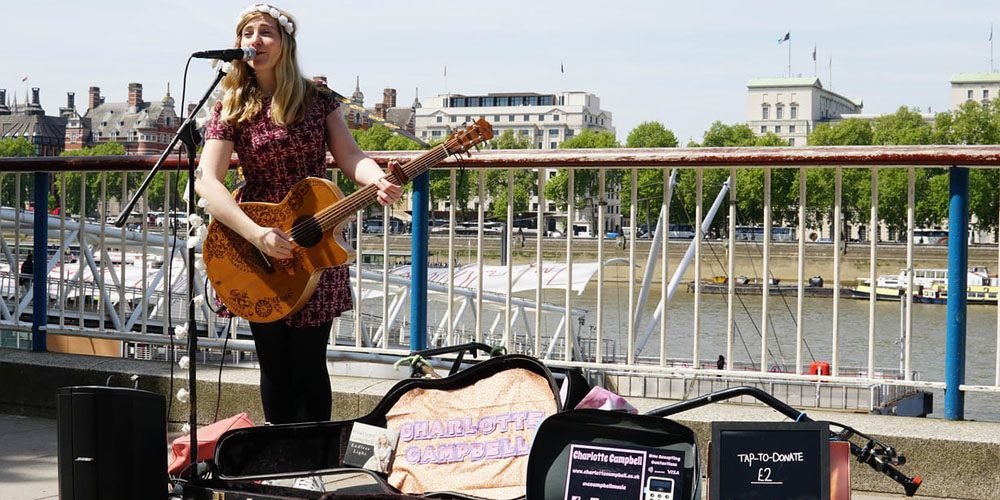 London Street Musicians Accept Apple pay as a Payment Method