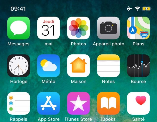 StatusBarX Brings the iPhone X’s Status Bar to Other iDevices