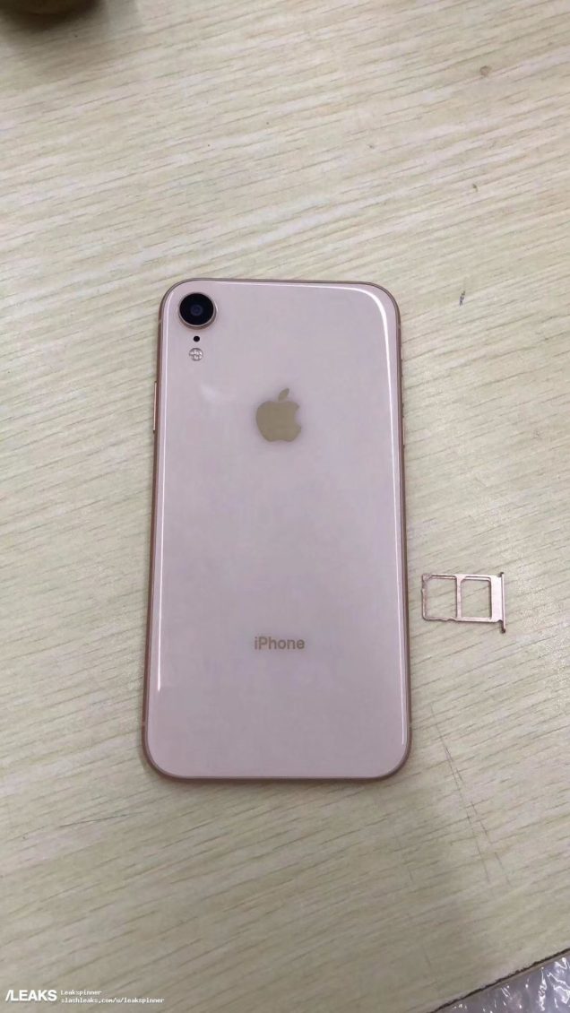 Dummy LCD iPhone Photos Leak in New Colors