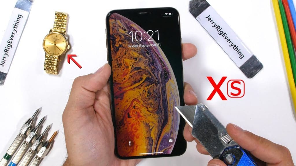 iPhone XS Undergoes Durability Test – Scratch, Burn and Bend Tested