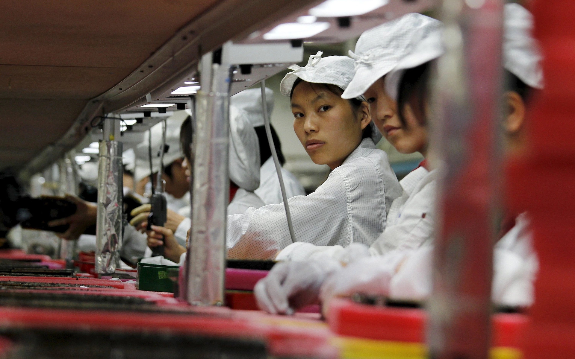 iPhone Maker Foxconn will Cut $2.9bn in Costs as Tech Gloom Continues