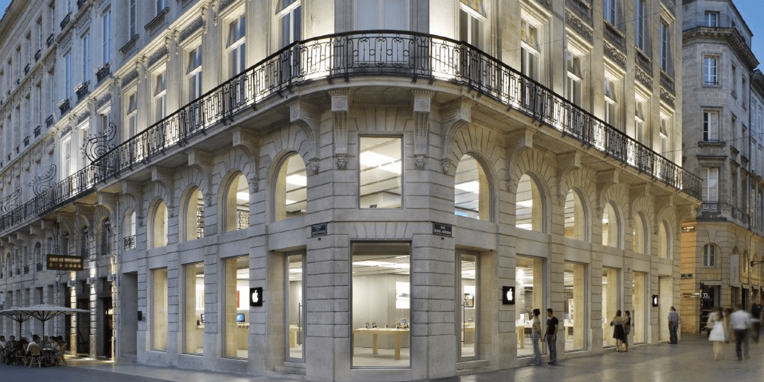 Rioters Break Into Bordeaux Apple Store During Yellow Vest Protests