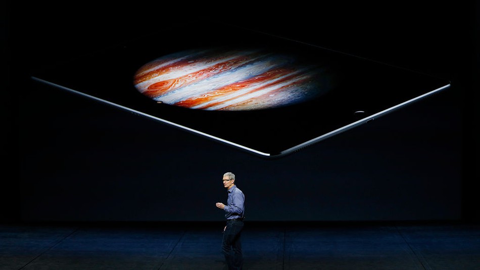 Apple is still Trying to Explain Why the New iPad Pro Can Get a Little Bendy