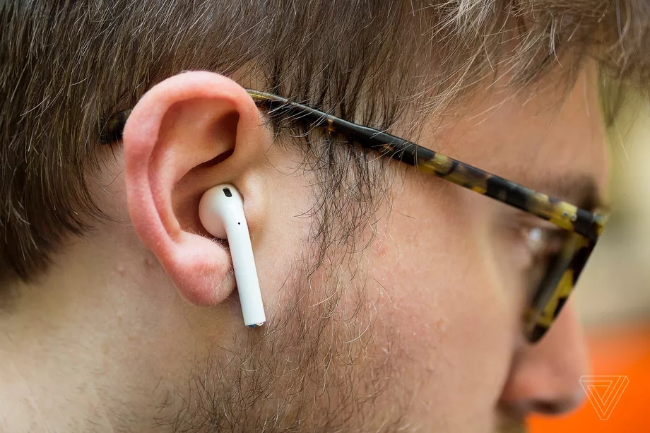 Apple’s Next AirPods will Support Hands-free ‘Hey Siri’ Voice Commands
