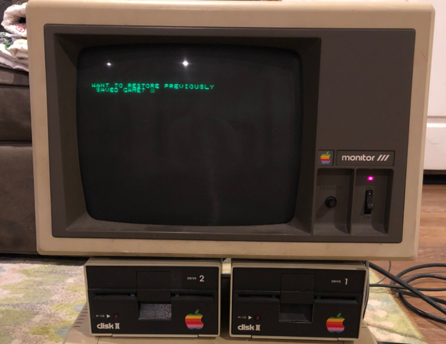 This Guy Found a Working 30-year-old Apple IIe in his Parents' Attic