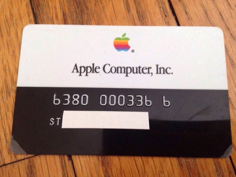 Apple’s First Credit Card Issued – in 1986