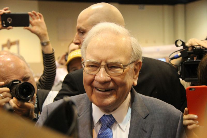 Warren Buffett Loves Apple's Share Repurchases