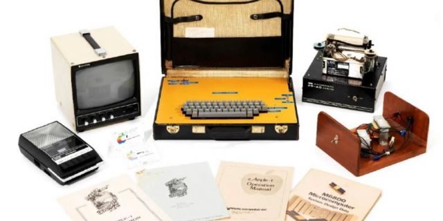 Rare Apple-1 Computer Could Fetch $650G at Auction