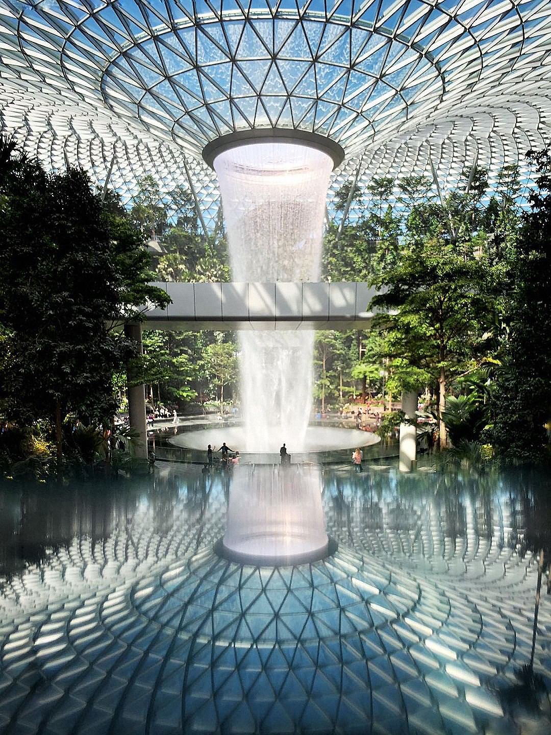 Jewel Changi Airport Photo Walk Launches Second Apple Store in Singapore