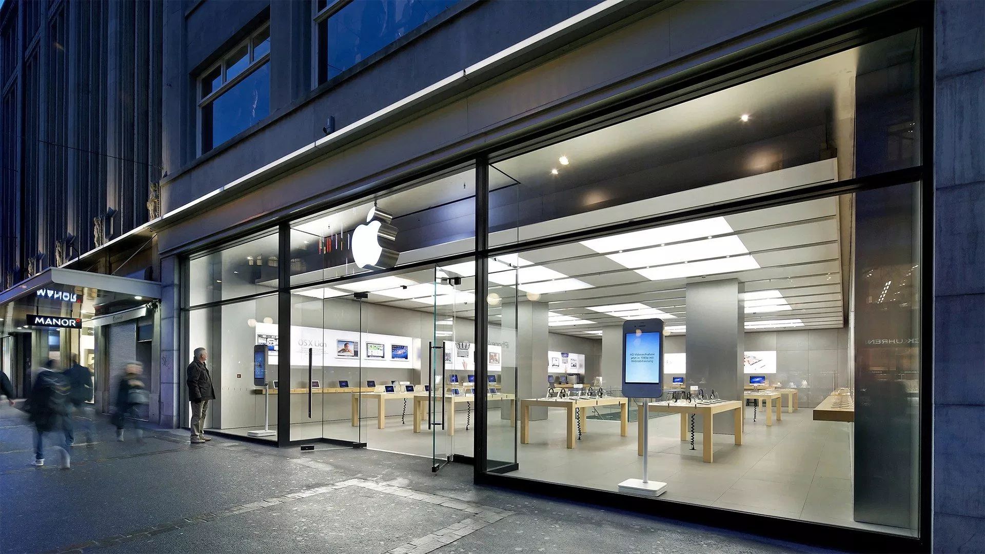 Switzerland’s Bahnhofstrasse Apple Store Relocating on August 31st