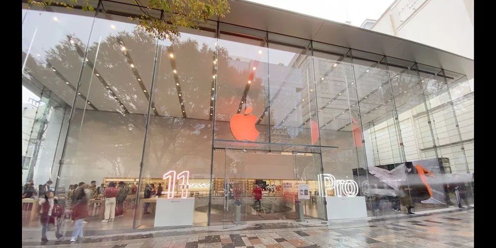 Red Apple Store Logos Mark Run-up to World AIDS Day on Dec 1st