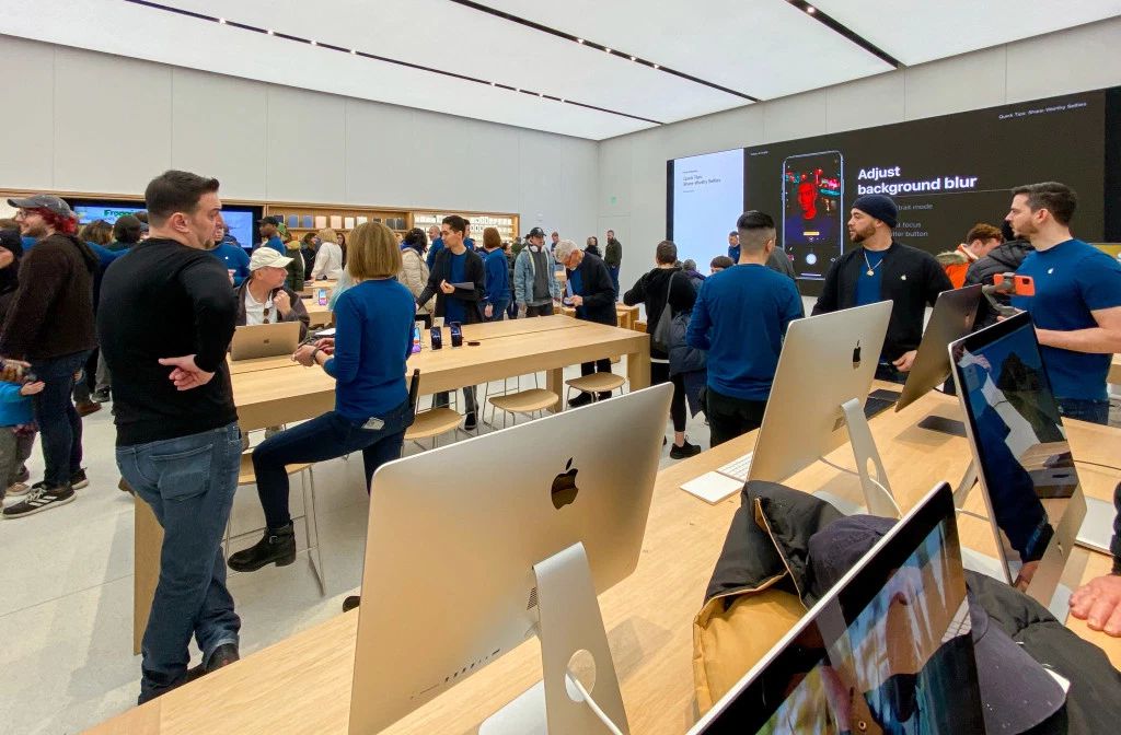 Photos: Apple Store arrives at Norwalk’s SoNo Collection