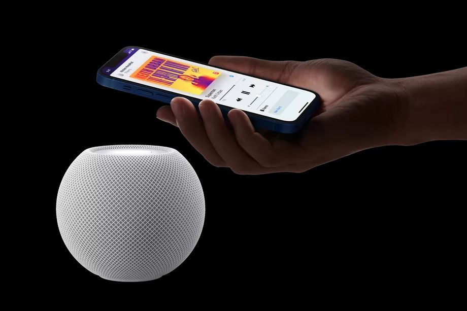 The HomePod Mini Finally Adds its Long-promised Ultra-wideband Handoff Feature